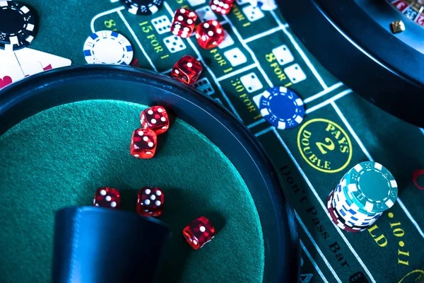 bacan 4d mobile app interface showing sportsbook and live-dealer options